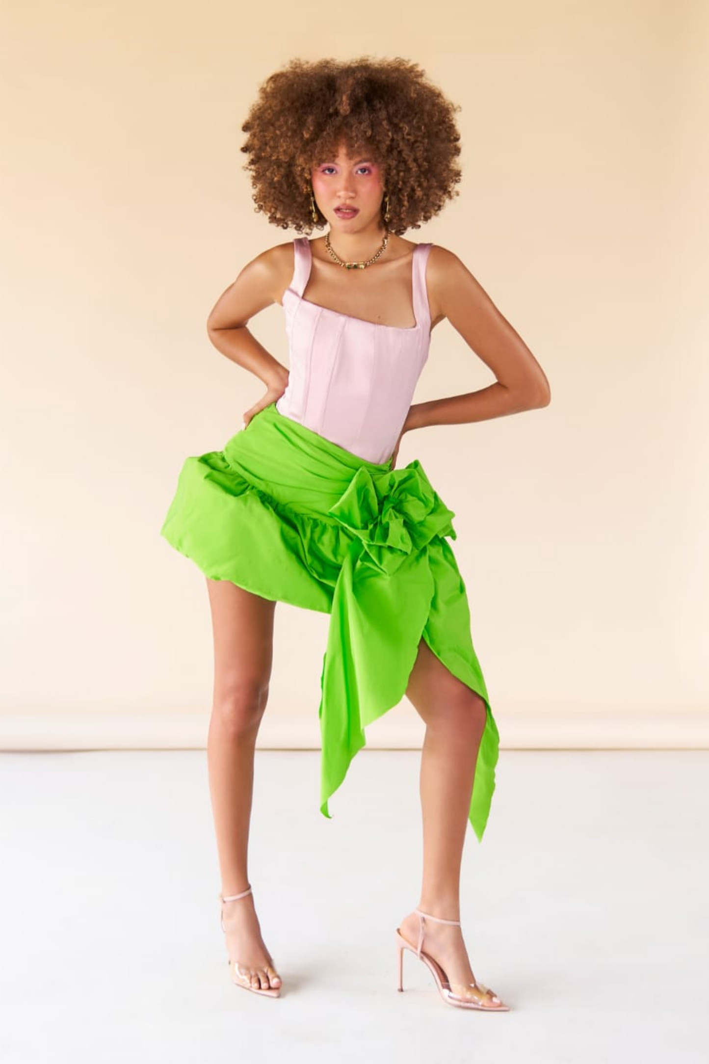 Falda drapeada  con volumen