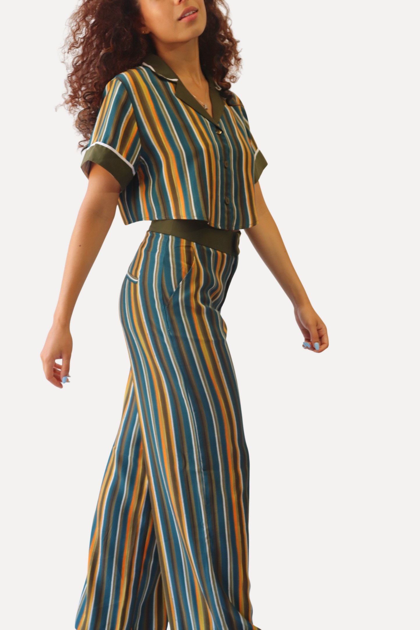Pantalón de lineas.