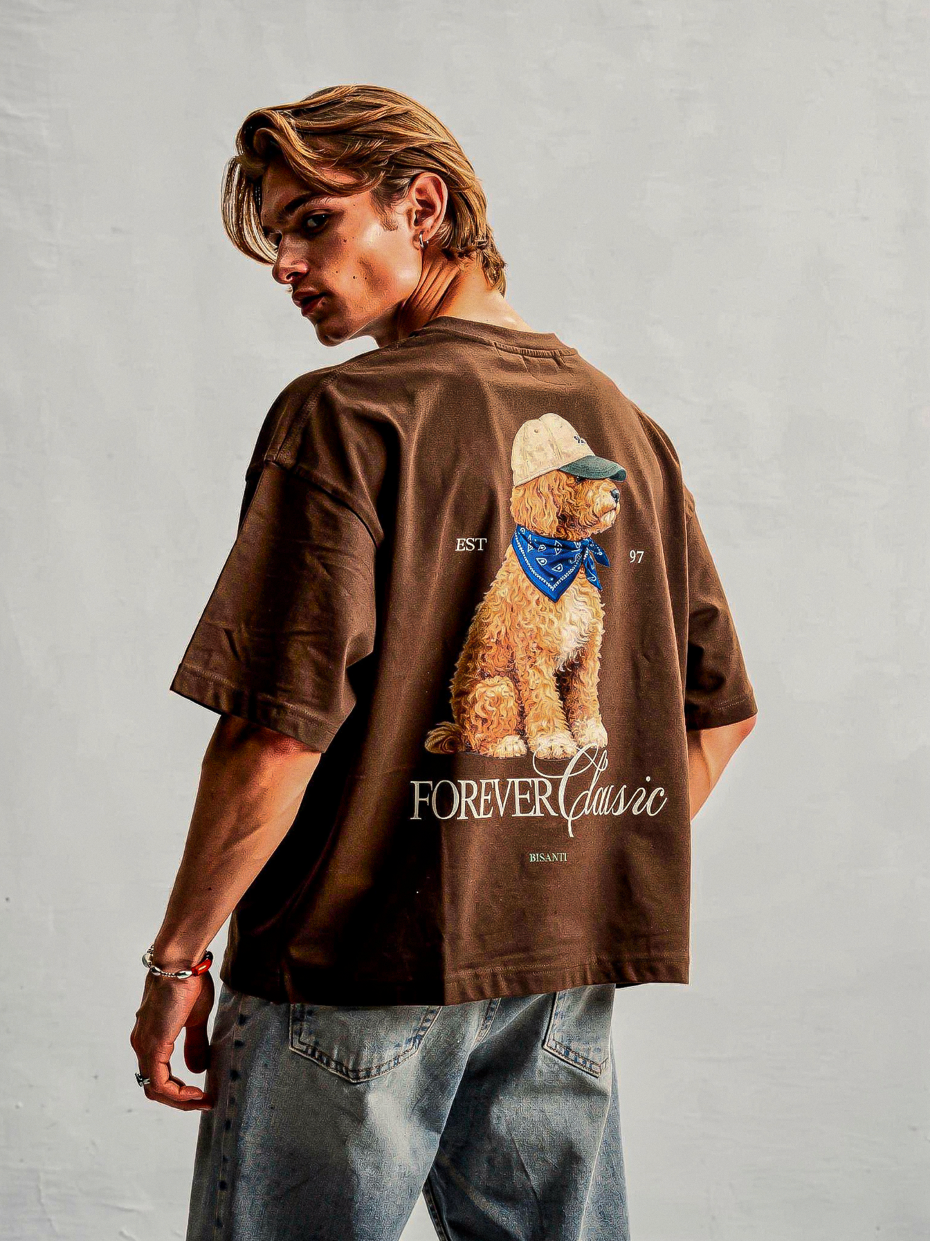 T-Shirt “Forever Classic Club” – The Aesthetic Society