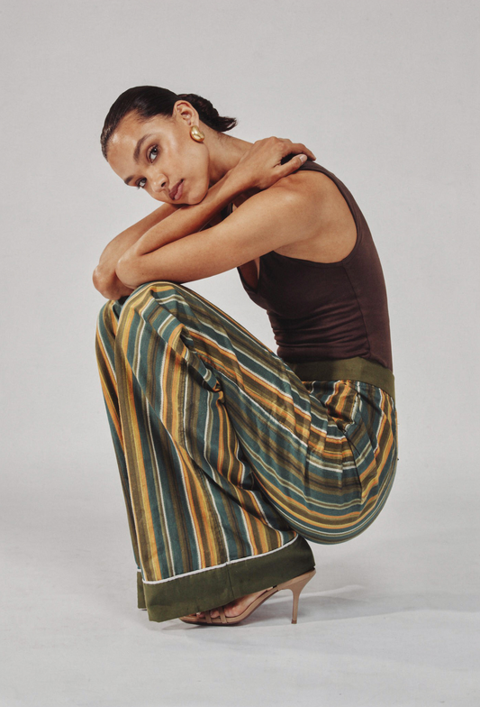 Pantalón de lineas.